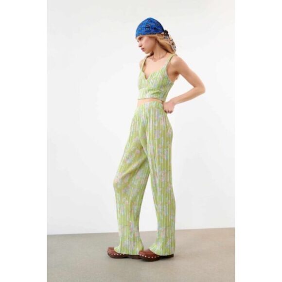 NWOT Zara Green Floral Printed Pleated Crop Top, Size Small - Picture 11 of 16